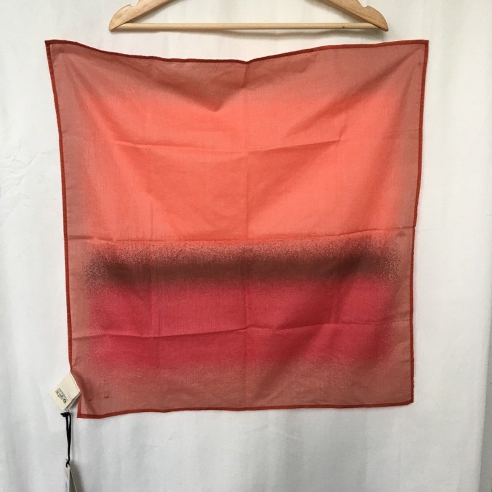 TBCo x abisola omole cotton bandana scarf - red ombre - Picture 5 of 13